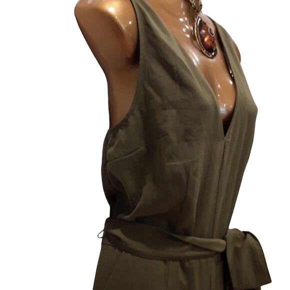 NWT Sz M Jumpsuit Romper A New Day Moss Green - Picture 3 of 5